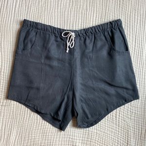 NWT Tasi Travels Tencel Shorts